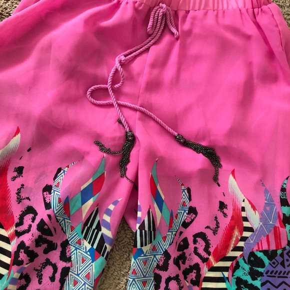 Fun Printed Sheer Short Pants - Picture 2 of 4